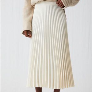 H&M Knit pleated skirt